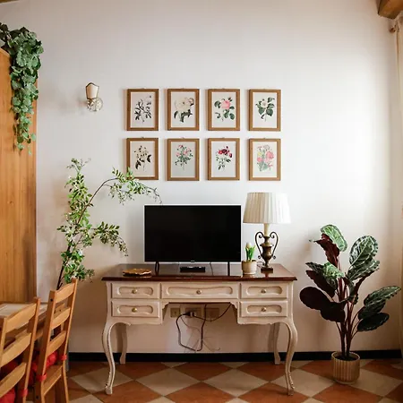 Apartment Floreal House - Classic Style Rovigo