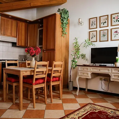 Floreal House - Classic Style Apartment Rovigo