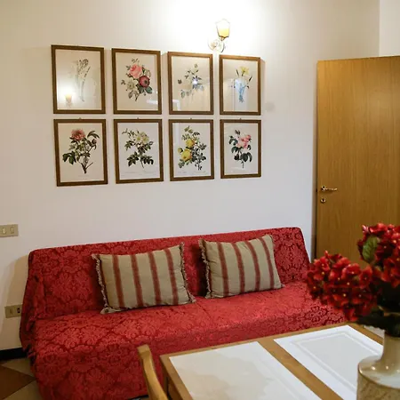 Floreal House - Classic Style