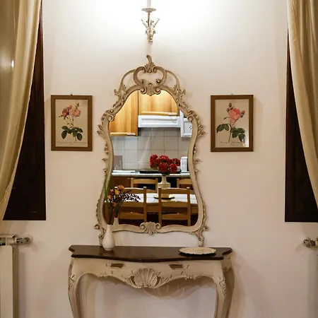 Floreal House - Classic Style Apartment *