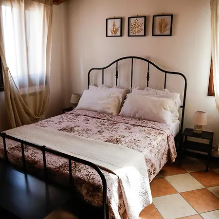 Floreal House - Classic Style