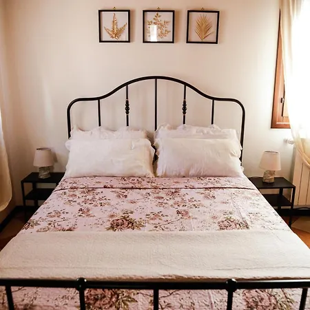 Floreal House - Classic Style *
