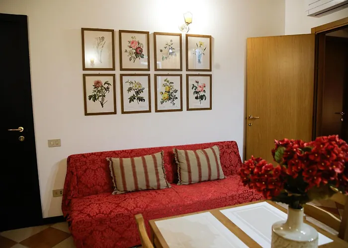 Floreal House - Classic Style